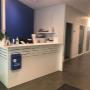 Bild på receptionen på Audikas hörselklinik i Linköping där du kan boka hörseltest och besök hos audionom